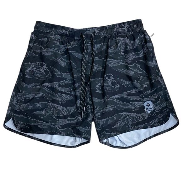 NWOT Zero Foxtrot 7” Inseam Shorts Size L – Camo Skull Logo, Zipper Pockets